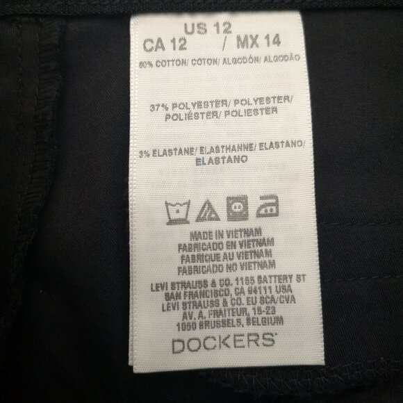 Dockers Ladies Size 12 Black Straight Legs Zipper & 2 Clasp Closure Capri Pants - Picture 4 of 14